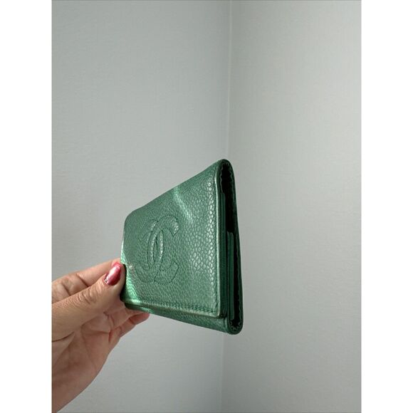 Chanel Green Caviar Logo Key Holder - Picture 3 of 13